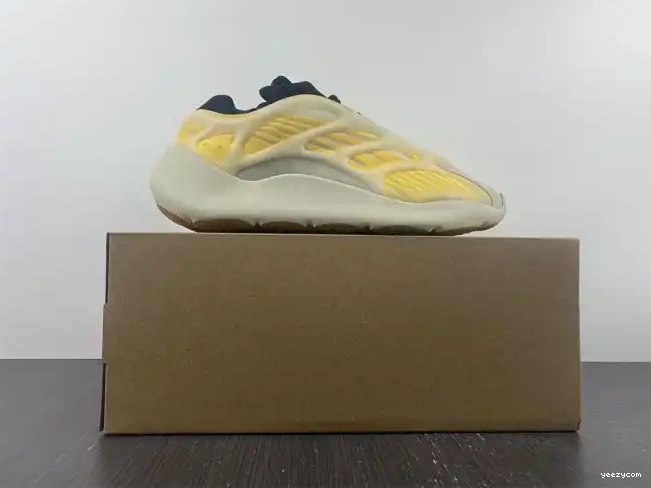 Adidas 700 HP5425 Yeezy V3 Safflower Mono 0615